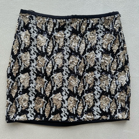 Guess Sequin Mini Skirt - Picture 2 of 4